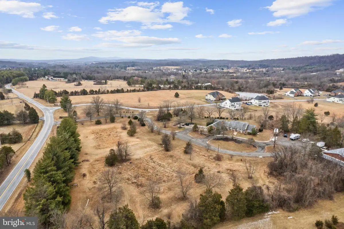 20043 Gleedsville Rd, Leesburg, VA 20175 - #1