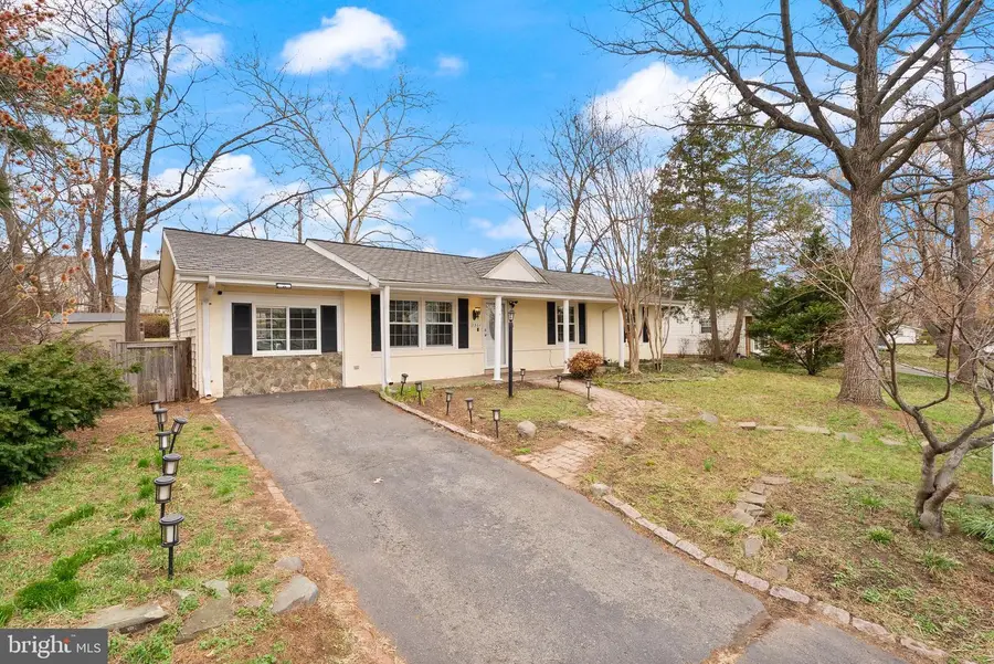 1301 N Amelia St, Sterling, VA 20164 - #2