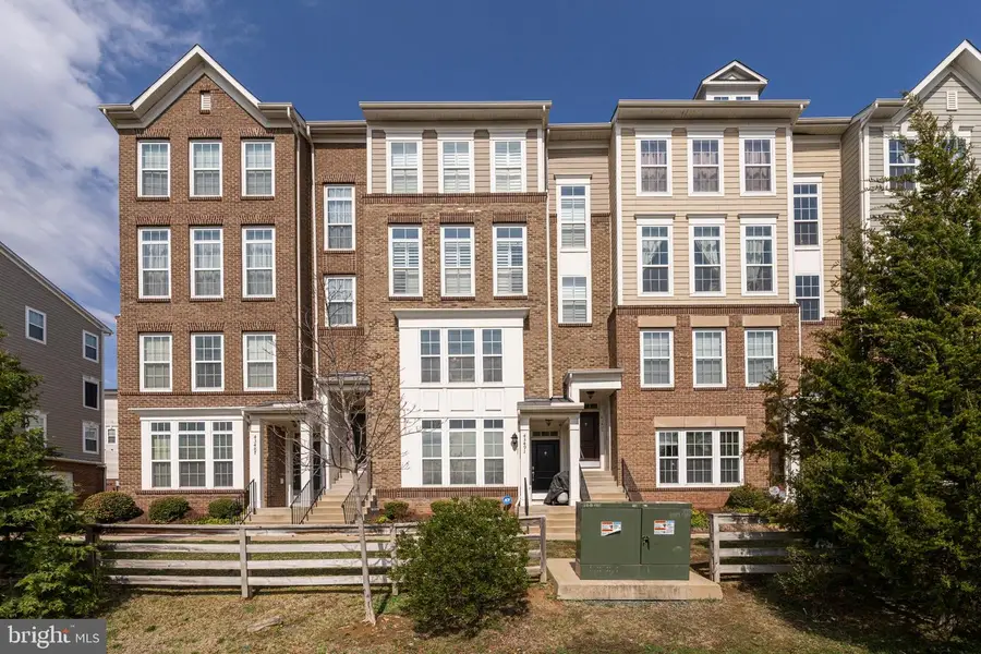 43491 Town Sq, Chantilly, VA 20152 - #2
