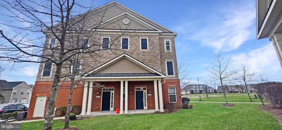 42554 Wildly Ter, Ashburn, VA 20148 - #1