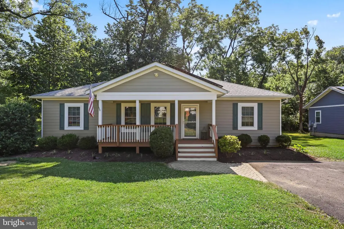 13 S Hughes St, Hamilton, VA 20158 - #1