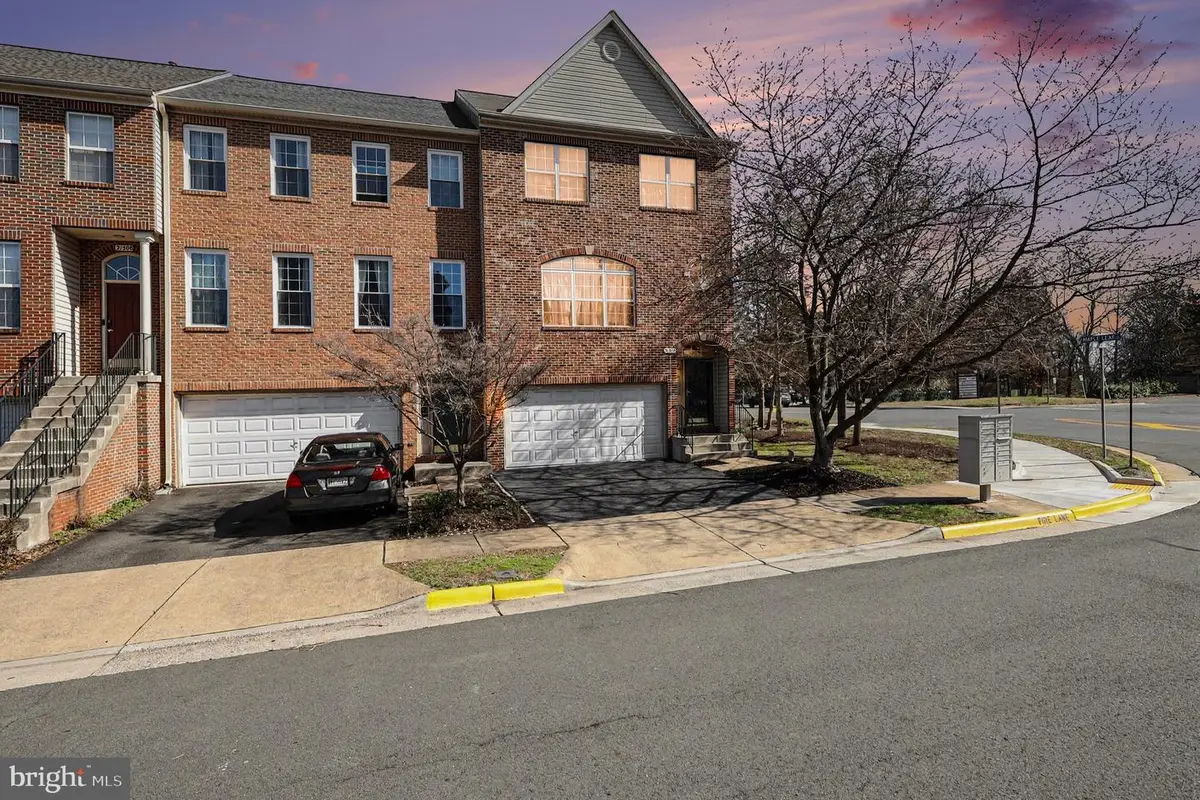 21512 Tamarack Ridge Sq, Sterling, VA 20164 - #1