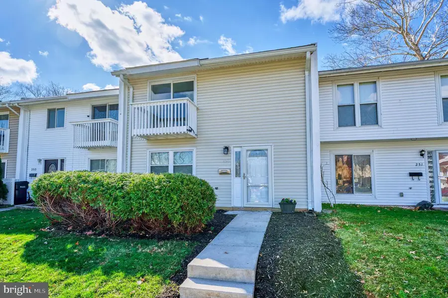 253 Willow Ter, Sterling, VA 20164 - #2