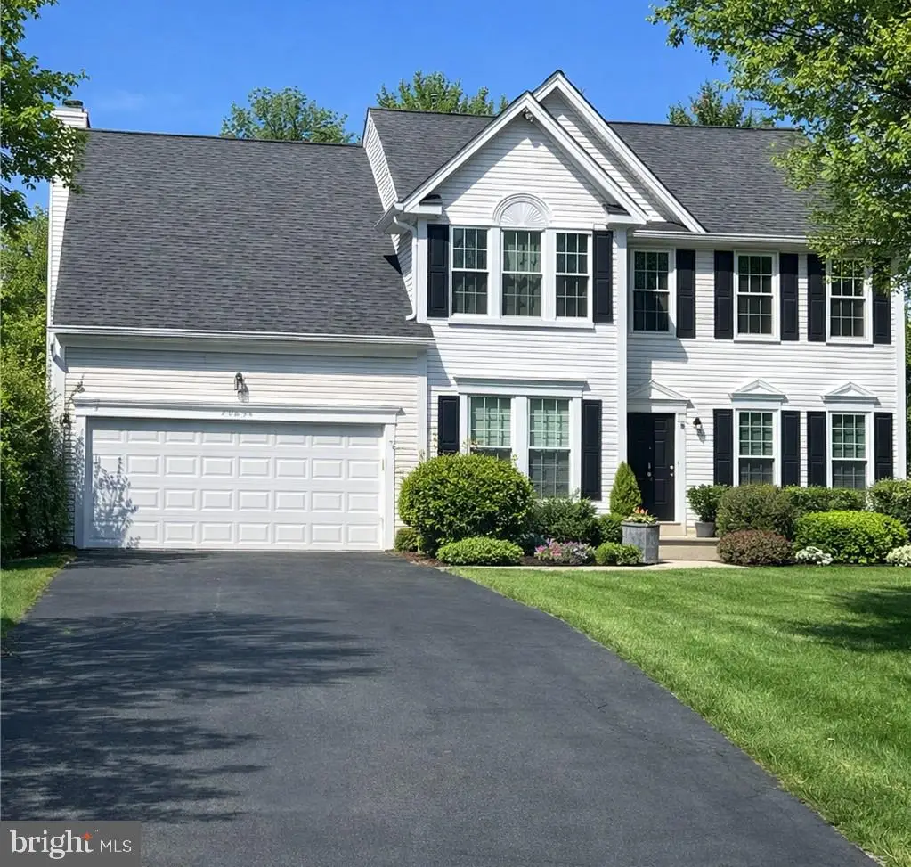 20654 Settlers Pl, Sterling, VA 20165 - #1