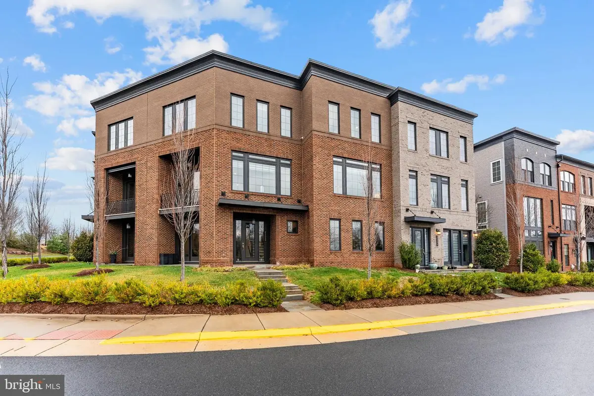 23132 Brooksbank Sq, Brambleton, VA 20148 - #1