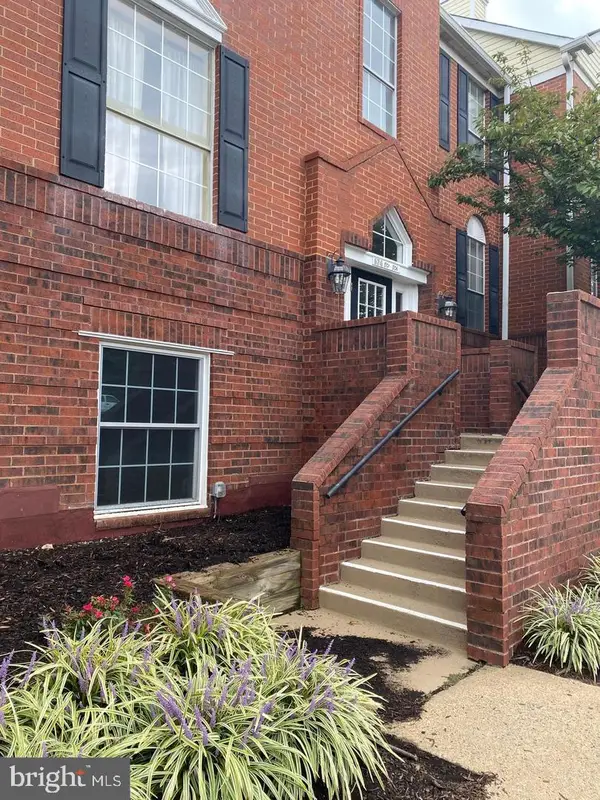 676 Gateway Dr Se #804, LEESBURG, VA 20175