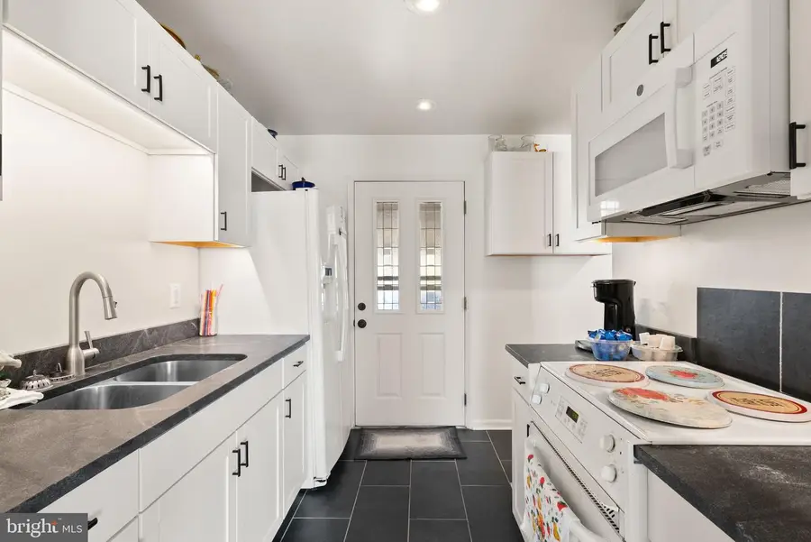 107 N Aspen Ave, Sterling, VA 20164 - #3