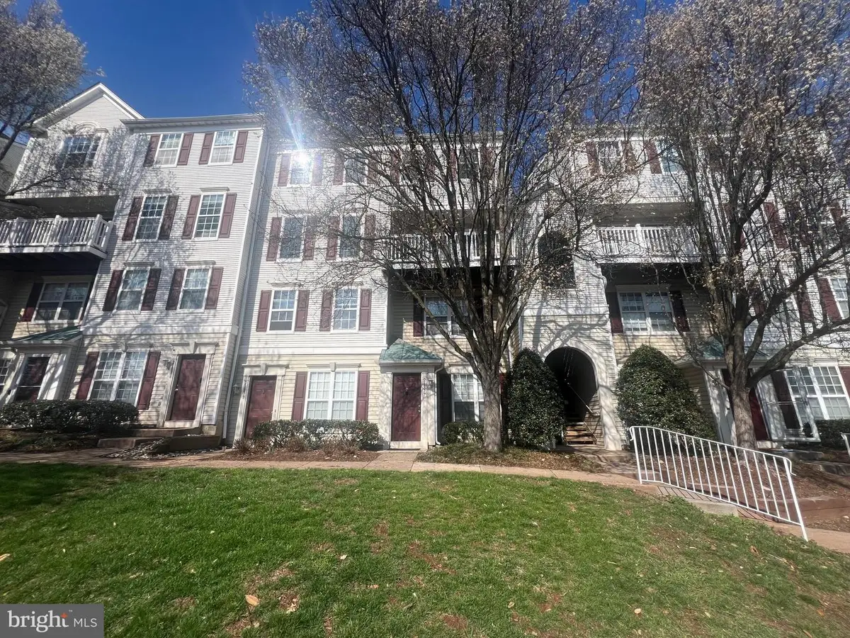 21877 Elkins Ter, Sterling, VA 20166 - #1