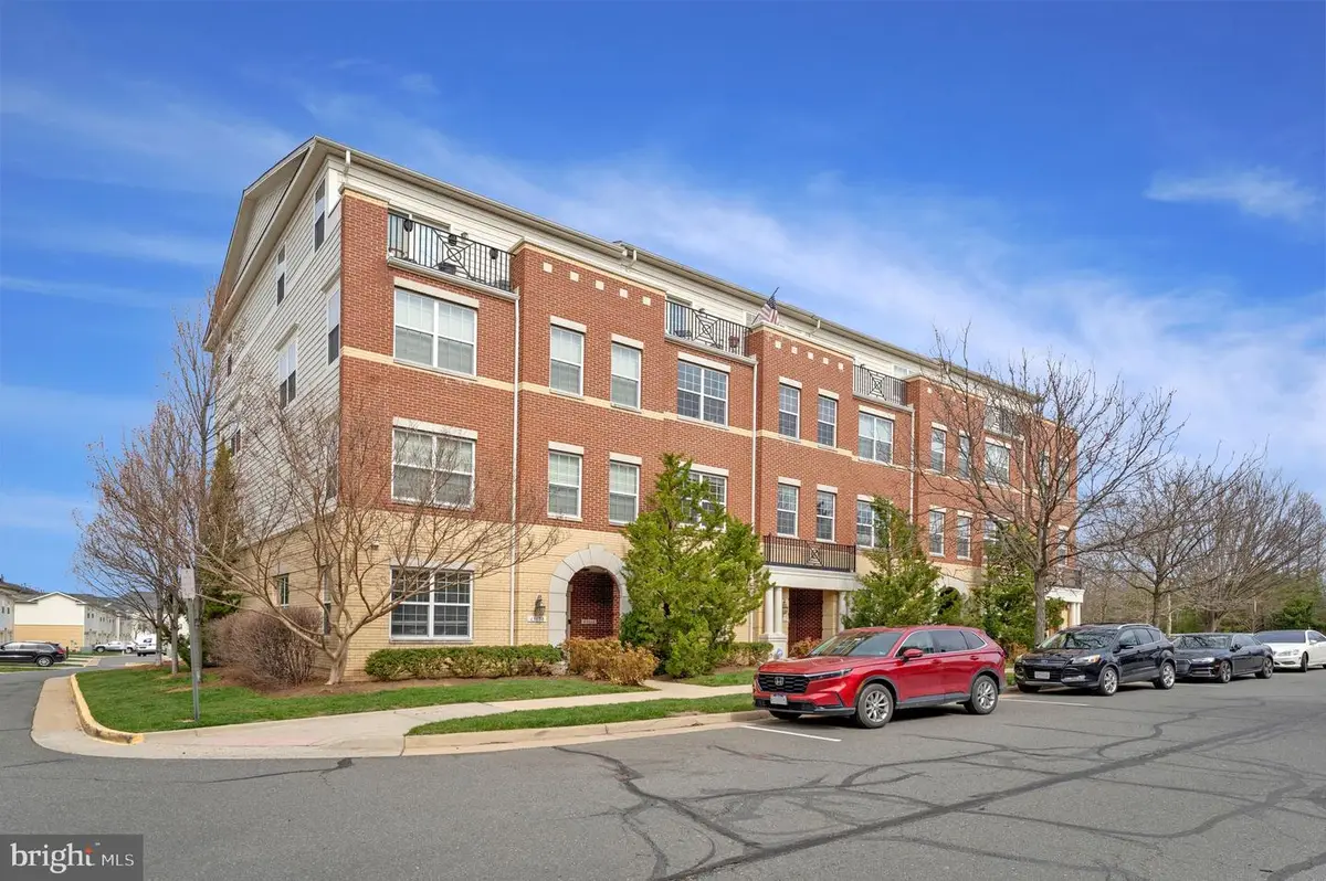 43662 Mcdowell Sq, Leesburg, VA 20176 - #1