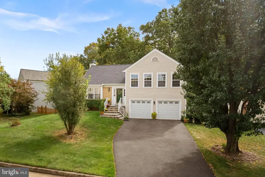 28 Bedford Dr, Sterling, VA 20165 - #2