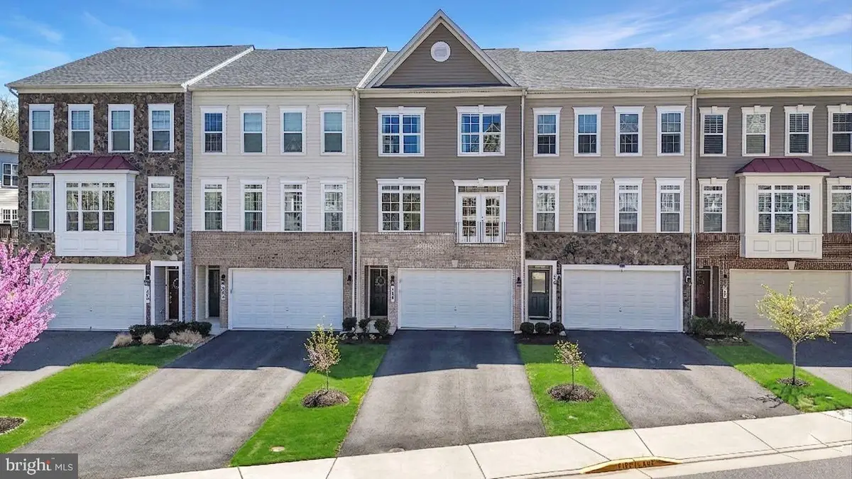 204 Miles Hawk Ter, Purcellville, VA 20132 - #1