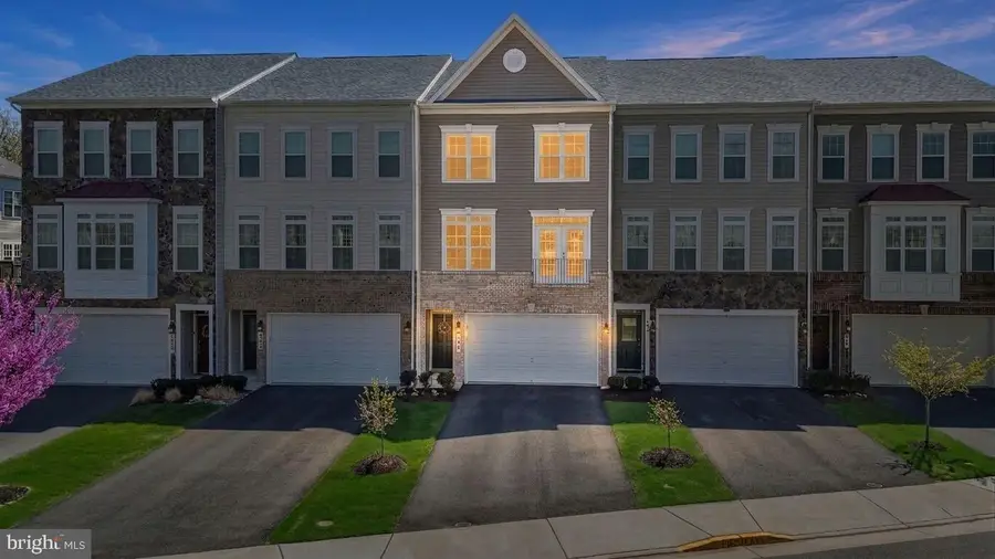 204 Miles Hawk Ter, Purcellville, VA 20132 - #2