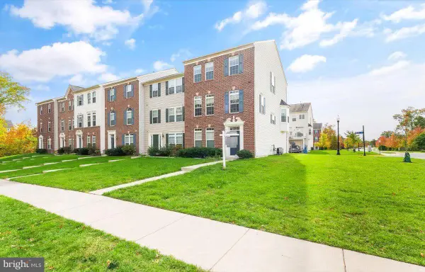 42948 Miltec Ter, CHANTILLY, VA 20152