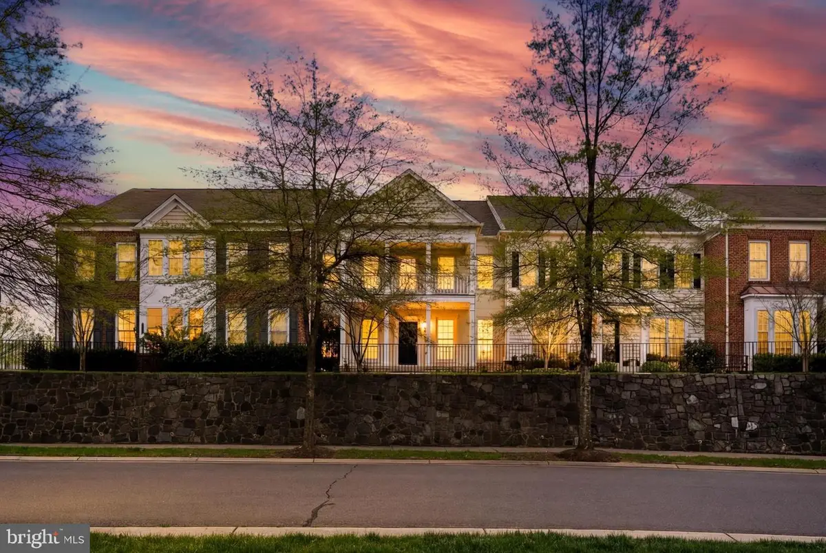 20783 Red Cedar Dr, Leesburg, VA 20175 - #1