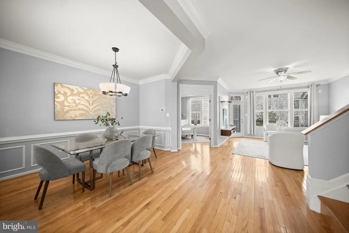 20624 Muddy Harbour Sq, Sterling, VA 20165 - #1