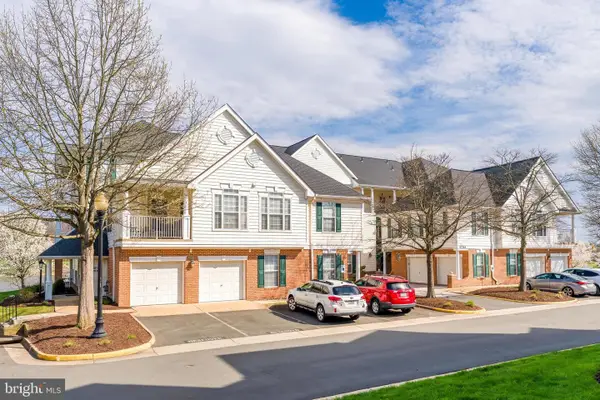 43114 Watercrest Sq #200, CHANTILLY, VA 20152