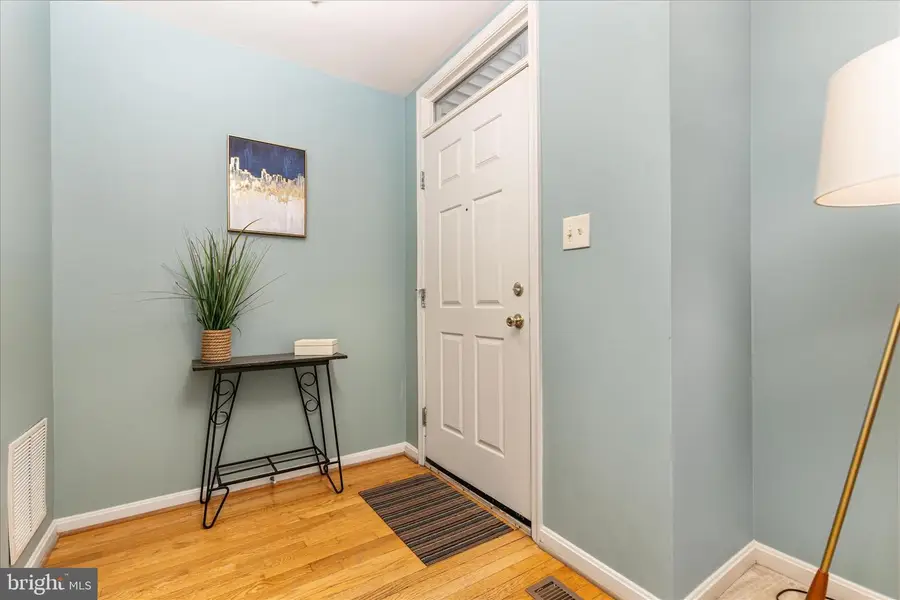 45591 Hutchens Sq, Sterling, VA 20166 - #3