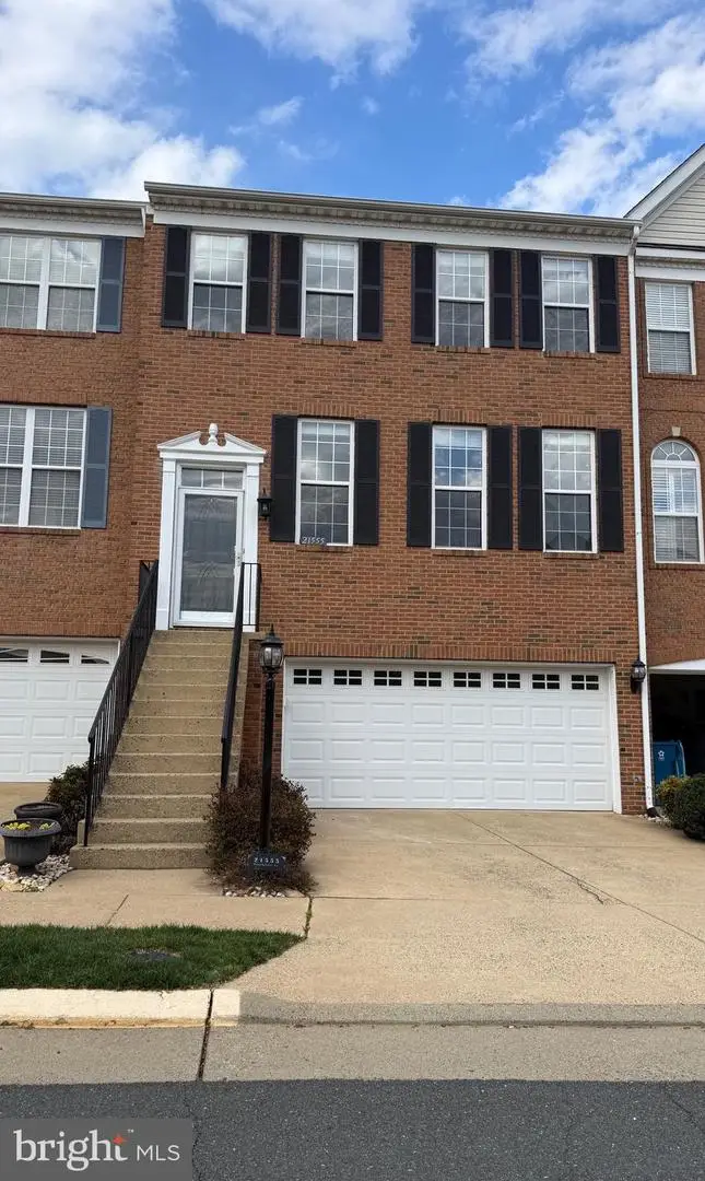 21555 Trowbridge Sq, Ashburn, VA 20147 - #1