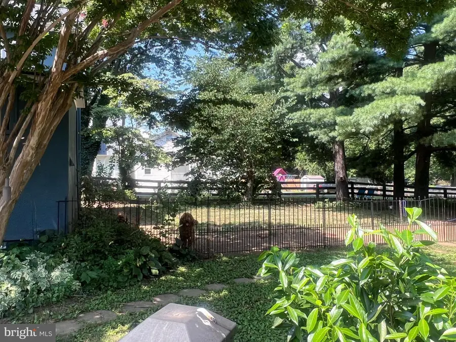 18 E Loudoun St, Round Hill, VA 20141 - #2