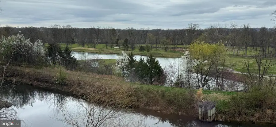 19400 Lansdowne Woods Blvd #101, Leesburg, VA 20176 - #2