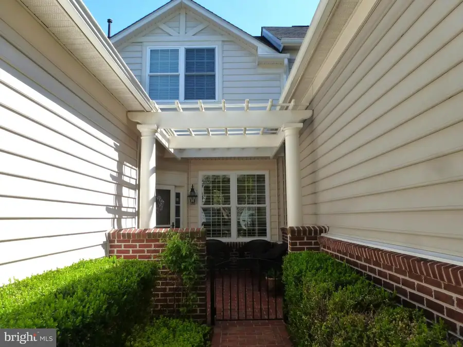 44351 Oakmont Manor Sq, Ashburn, VA 20147 - #2