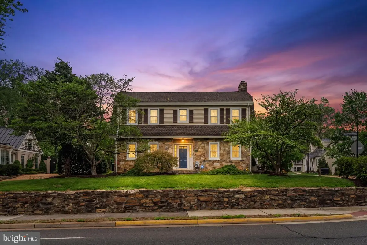 700 W Washington St, Middleburg, VA 20117 - #1