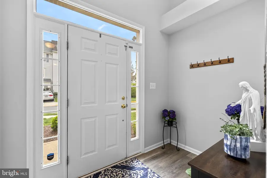 45426 Clarkes Crossing Sq, Sterling, VA 20164 - #2