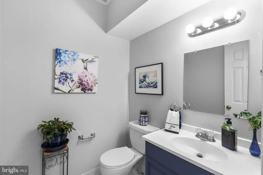 45426 Clarkes Crossing Sq, Sterling, VA 20164 - #3