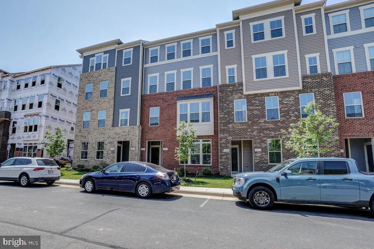 43004 Prophecy Ter, Sterling, VA 20166 - #1