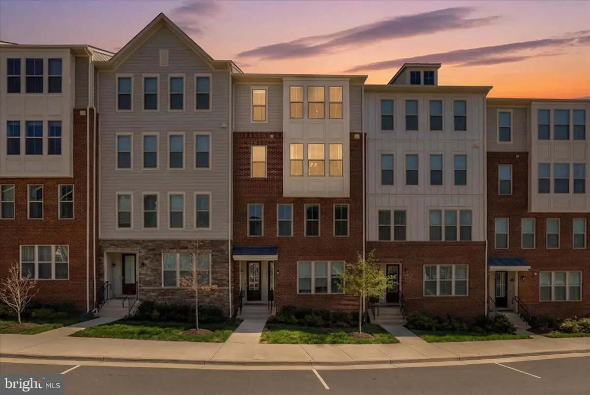 920 California Dr Ne, Leesburg, VA 20176 - #1