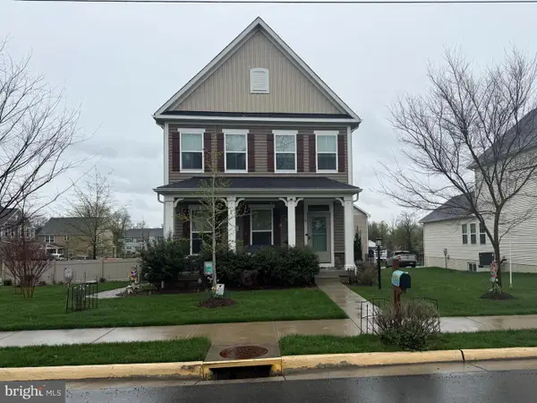 15 S Locust St, LOVETTSVILLE, VA 20180