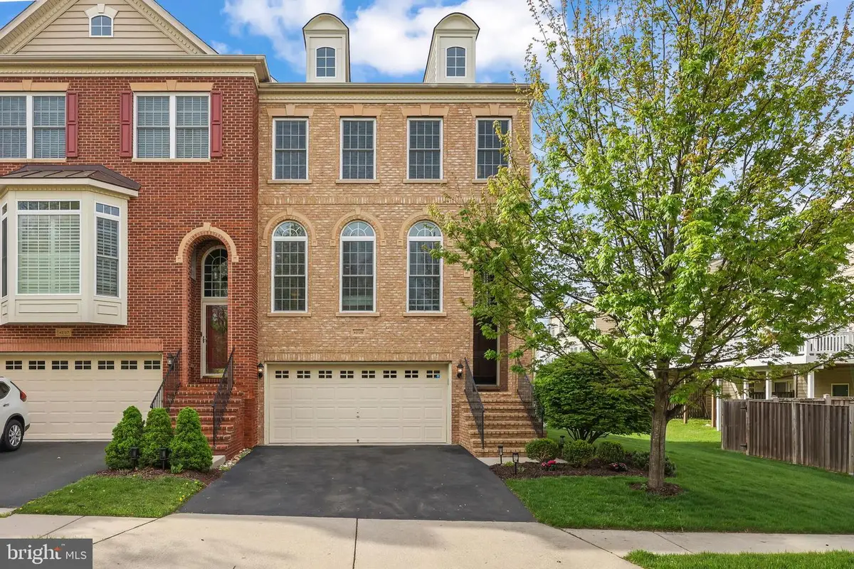 42125 Byrnes View Ter, Aldie, VA 20105 - #1