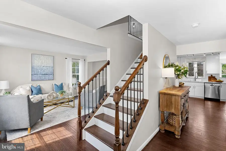 35786 Chapel Hill Ct, Round Hill, VA 20141 - #2
