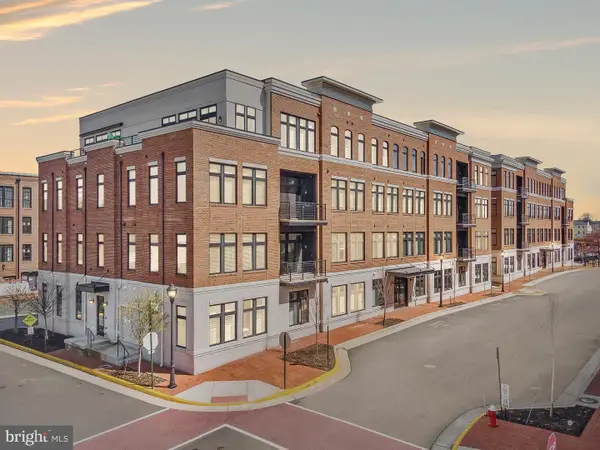 2 Stationmaster St Se #202, LEESBURG, VA 20175