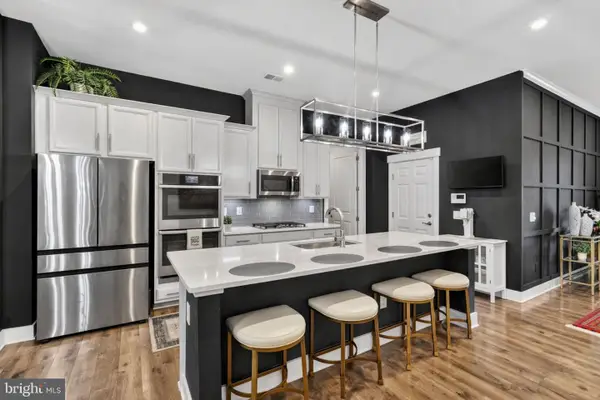 25614 Preston Park Ter, CHANTILLY, VA 20152