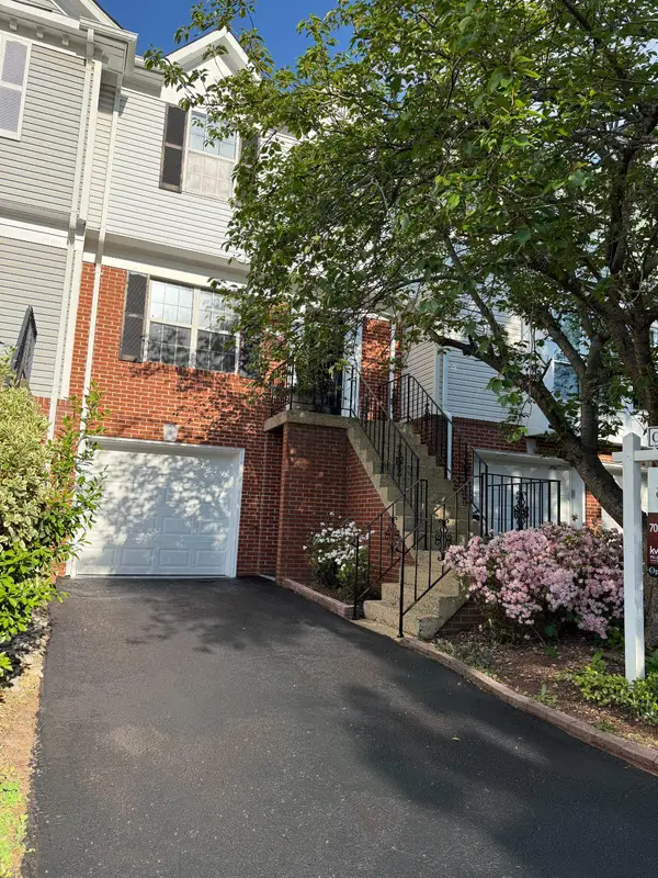 232 Finchingfield Ct, STERLING, VA 20165