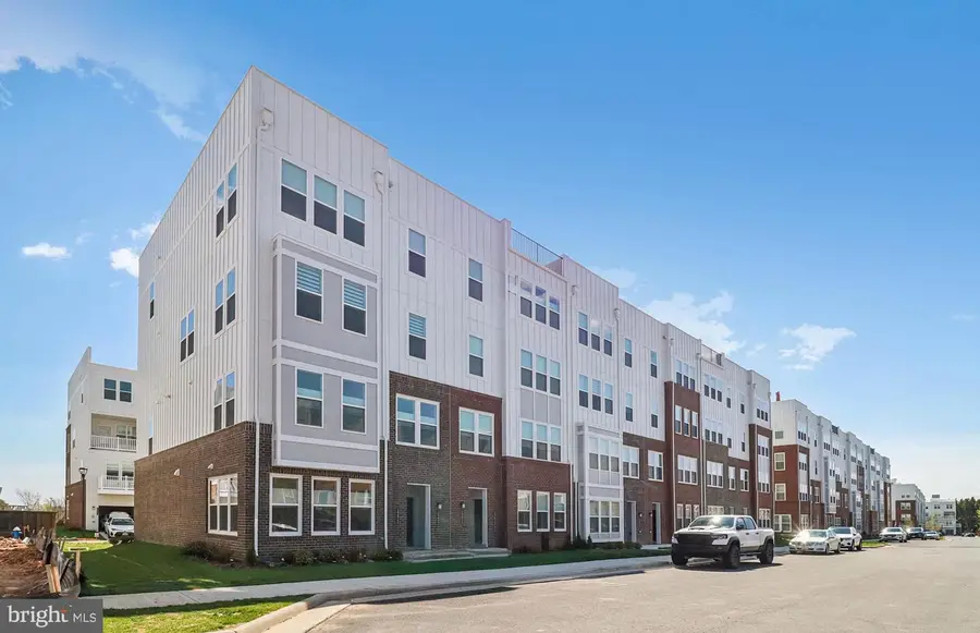 19814 Lavender Dust Sq, Ashburn, VA 20147 - #2