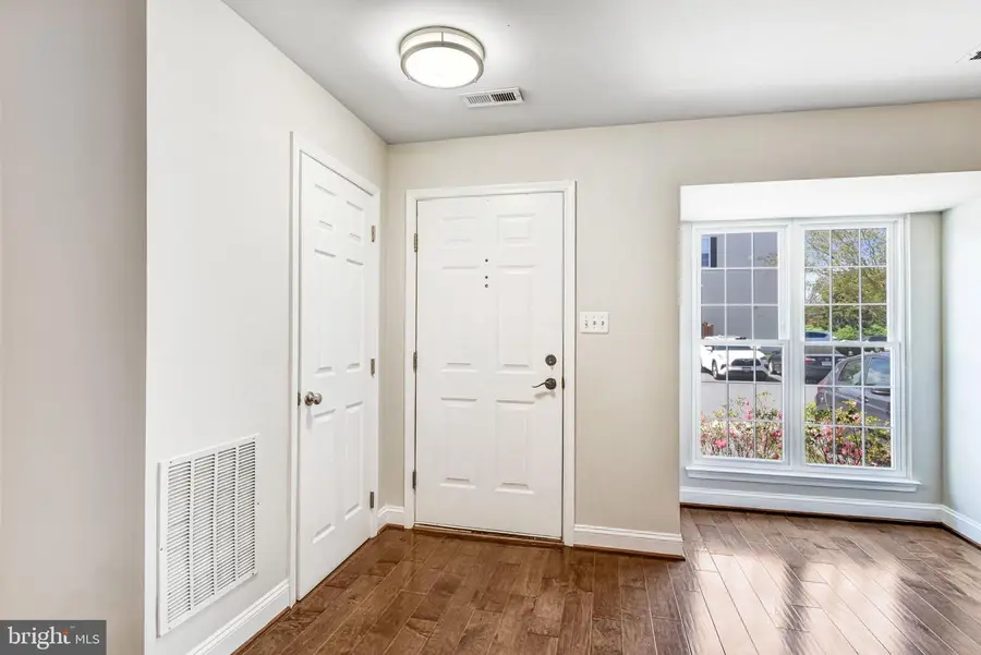 22142 Trailside Sq, Sterling, VA 20164 - #3