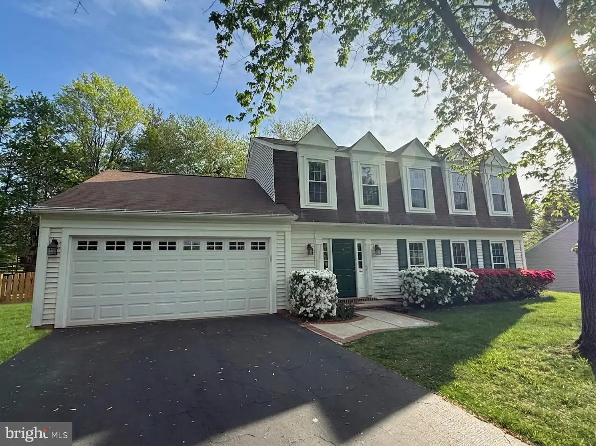 6 West Ct, Sterling, VA 20165 - #1