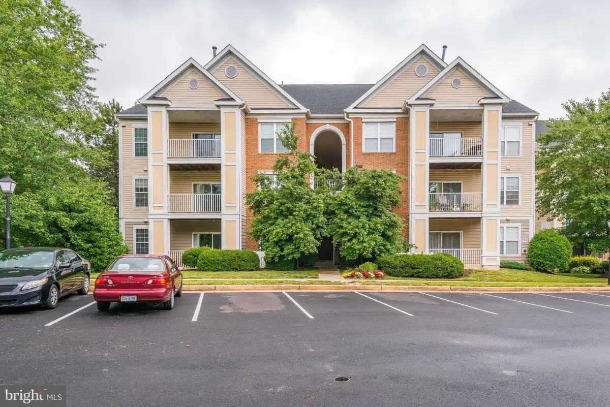 20933 Cedarpost Sq #203, Ashburn, VA 20147 - #1