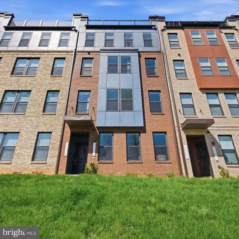 44576 Wolfhound Sq, Ashburn, VA 20147 - #1