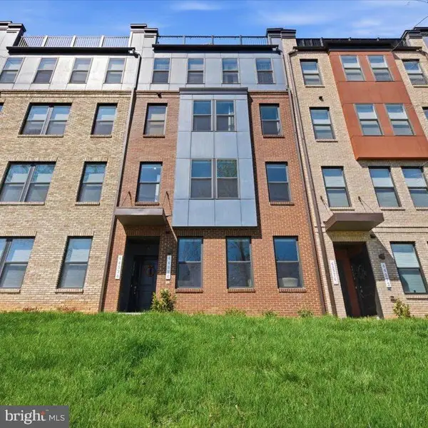 44576 Wolfhound Sq, ASHBURN, VA 20147