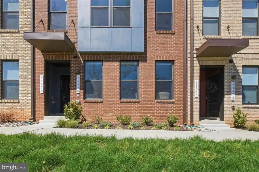 44576 Wolfhound Sq, Ashburn, VA 20147 - #2