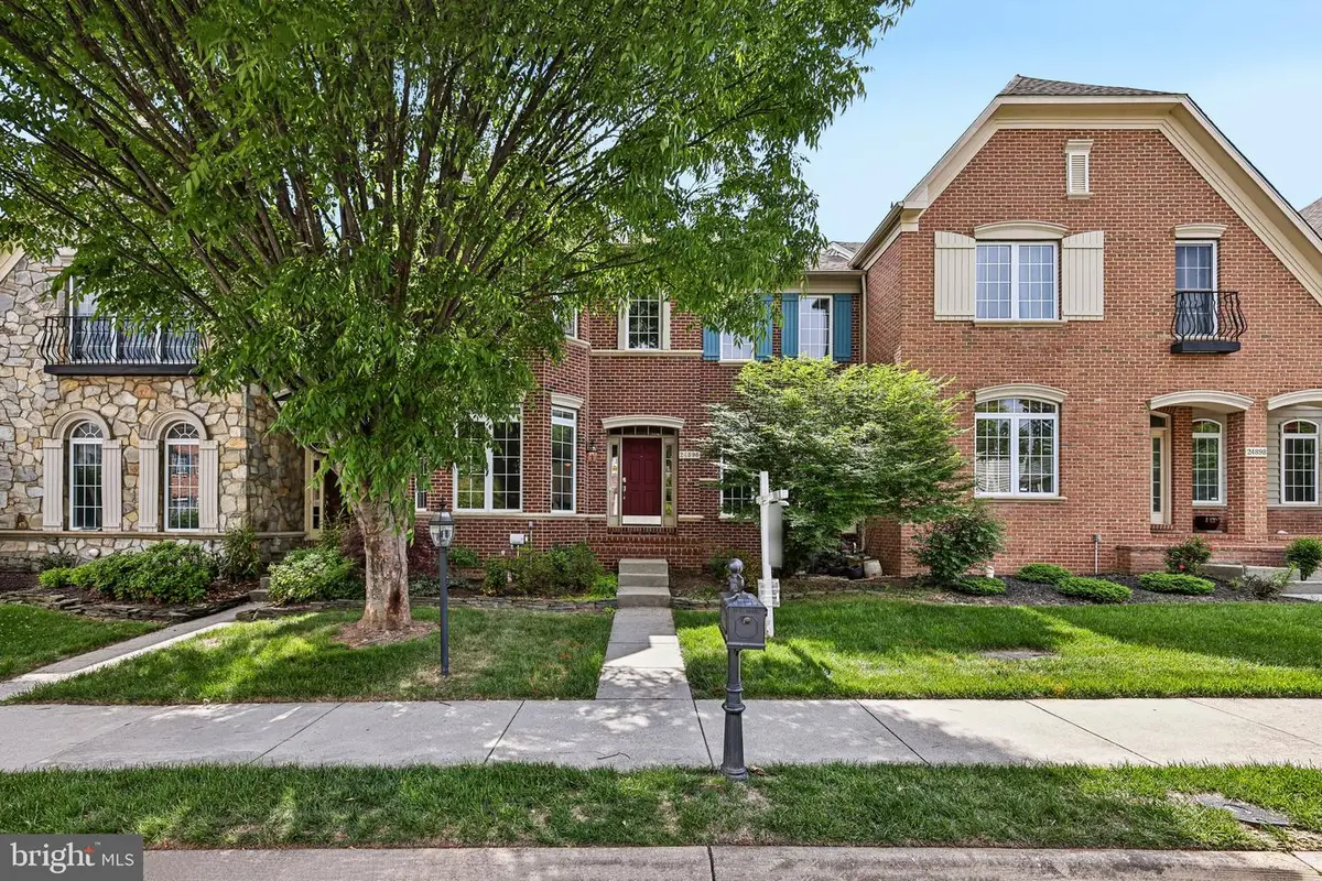 24896 Castleton Dr, Chantilly, VA 20152 - #1