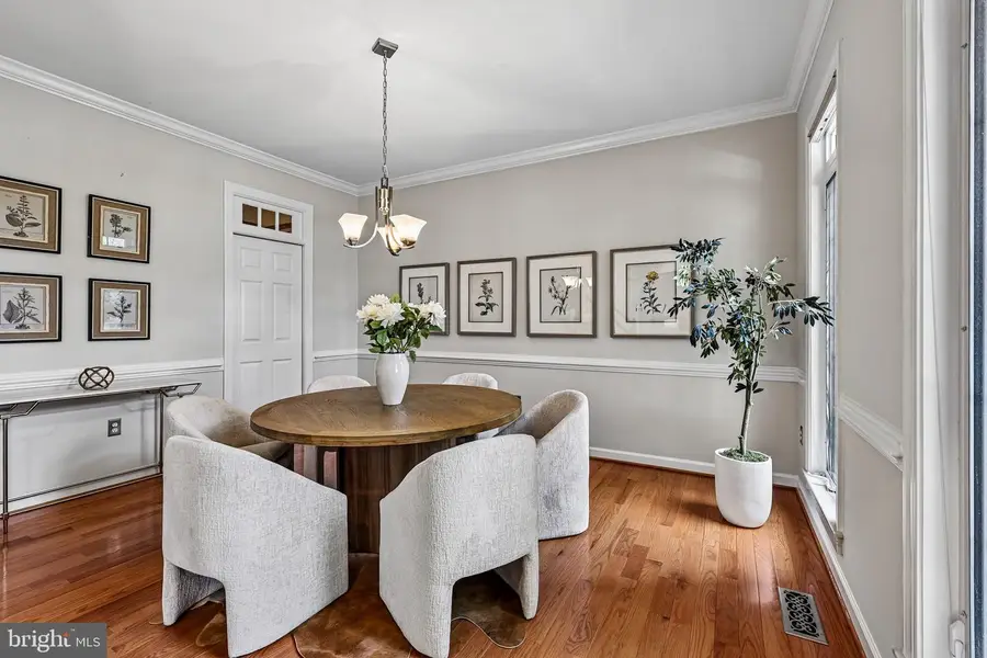 24896 Castleton Dr, Chantilly, VA 20152 - #3