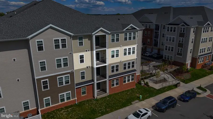 700 Mount Airy Ter Ne #301, Leesburg, VA 20176 - #3