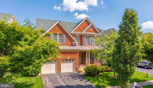 25209 Eisenhower Dr, CHANTILLY, VA 20152