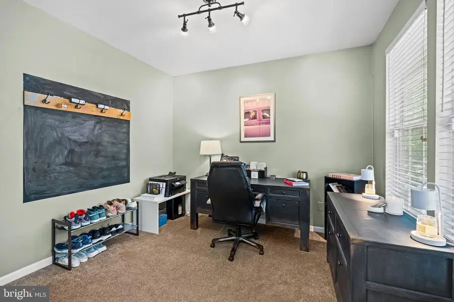 20317 Vermeer St, Ashburn, VA 20147 - #3