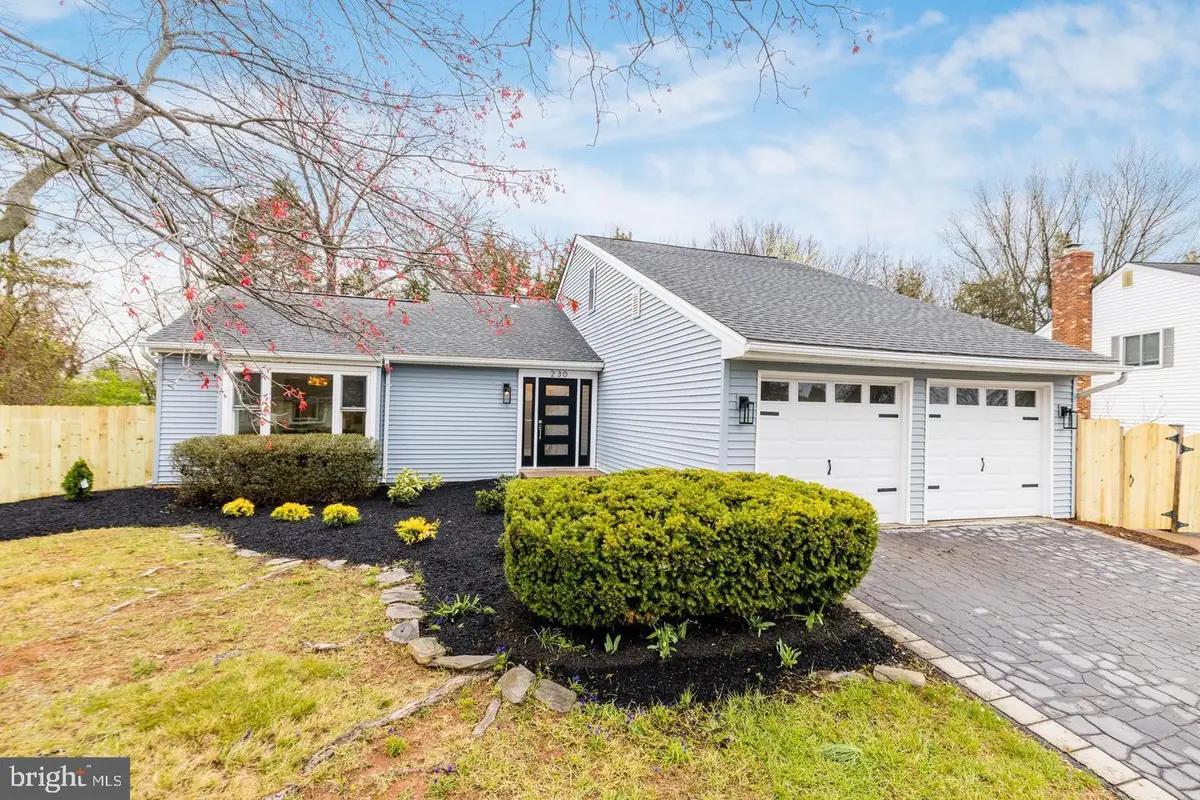 230 E Juniper Ave, Sterling, VA 20164 - #1