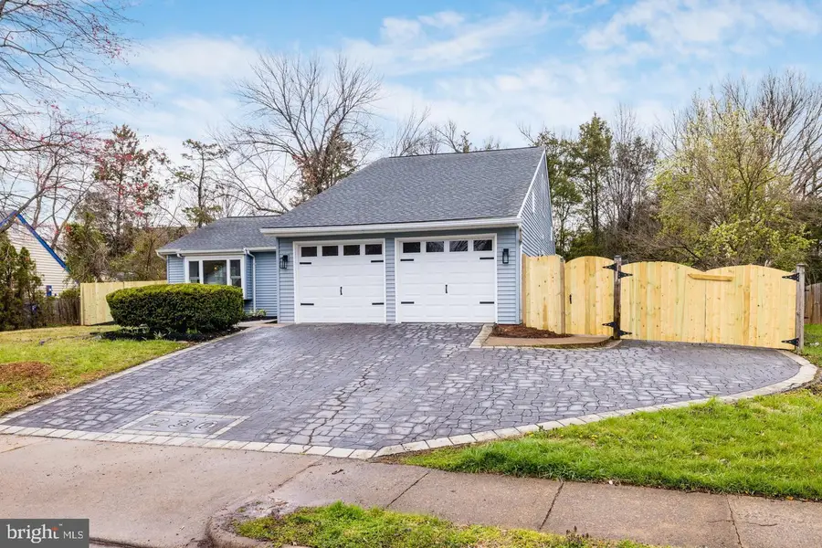 230 E Juniper Ave, Sterling, VA 20164 - #2